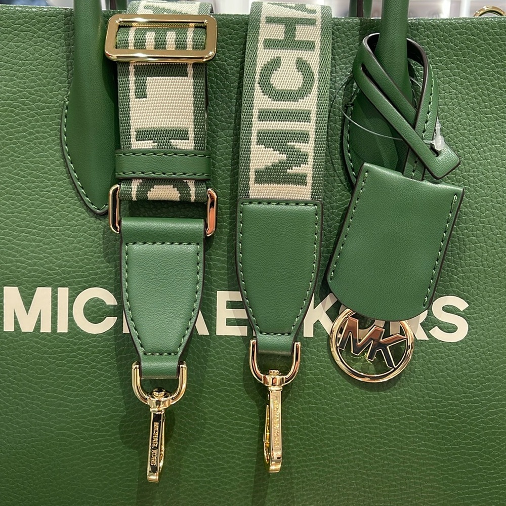 Michael Kors Mirella Medium East West Pebbled Leather Tote Shopper Bag MK EW
NWT - Picture 2 of 16